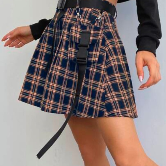 SHEIN Dresses & Skirts - SHEIN Moosta Plaid Pleated Flap Pocket Mini Skirt Medium
